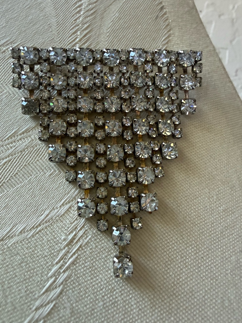 Vintage Art Deco Waterfall Brooch Rhinestone silver tone - Picture 1 of 11